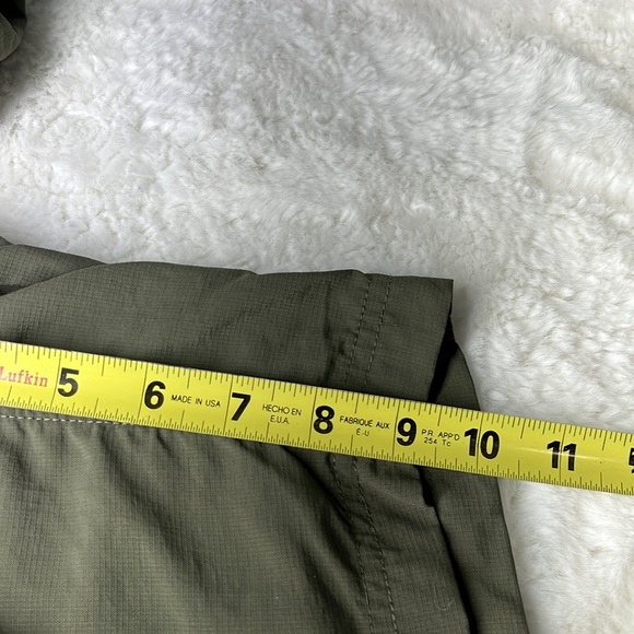 The North face nylon cargo style shorts - Picture 12 of 15